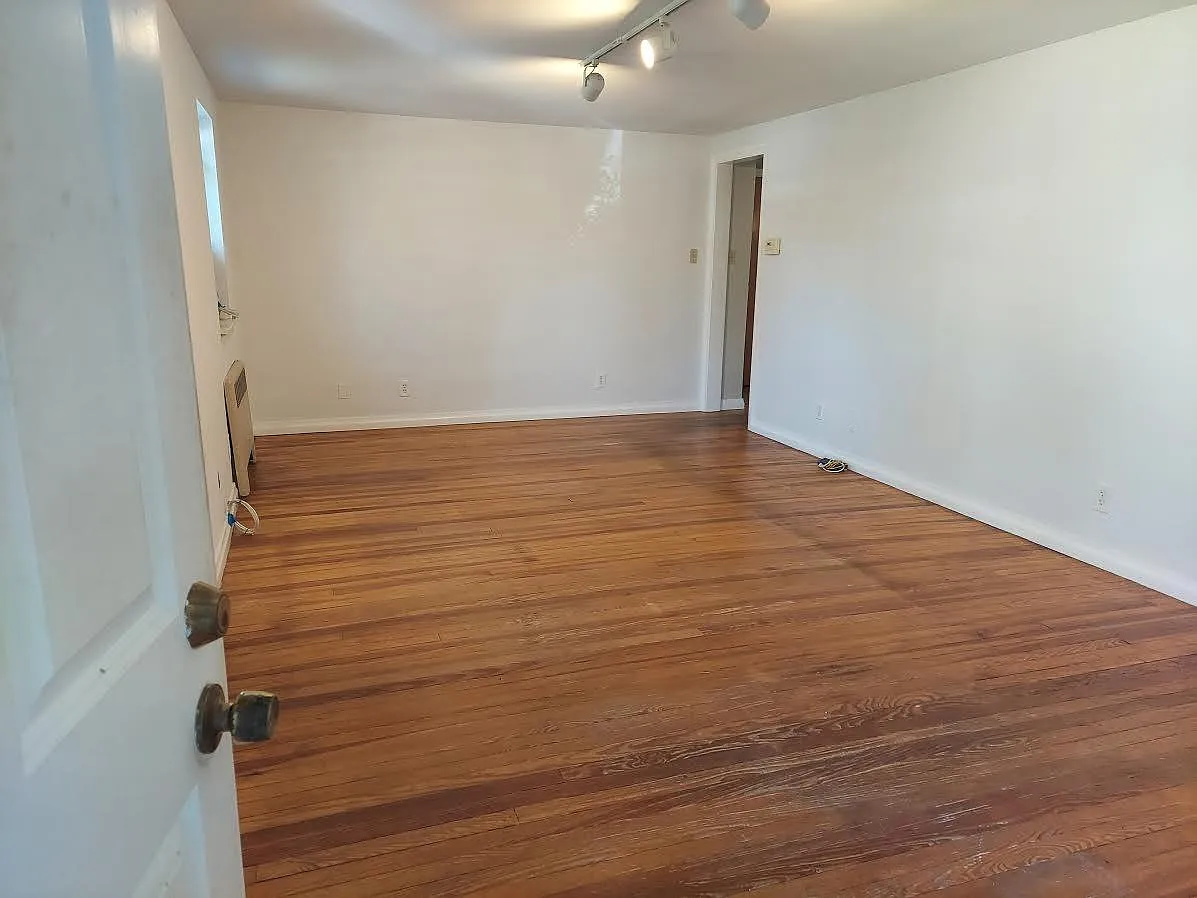 2 bed, 1.5 bath, 1270 sqft, $2,150 — Photo 3