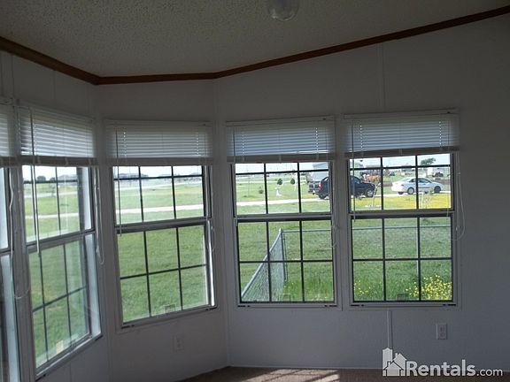 3rd image of 6109 Black Springs Ln