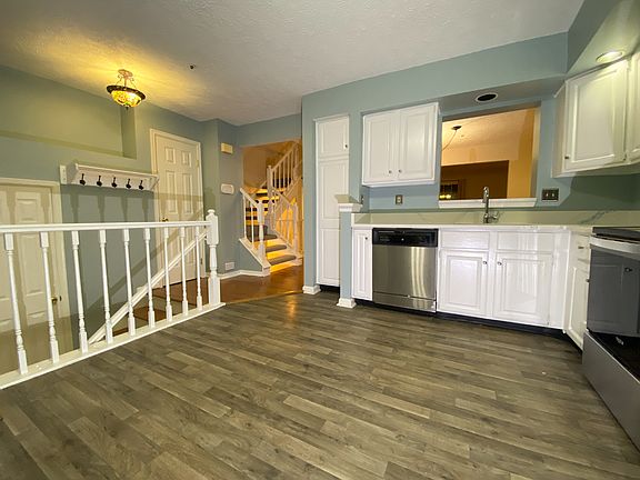 3rd image of 19201 Cross Ridge Dr