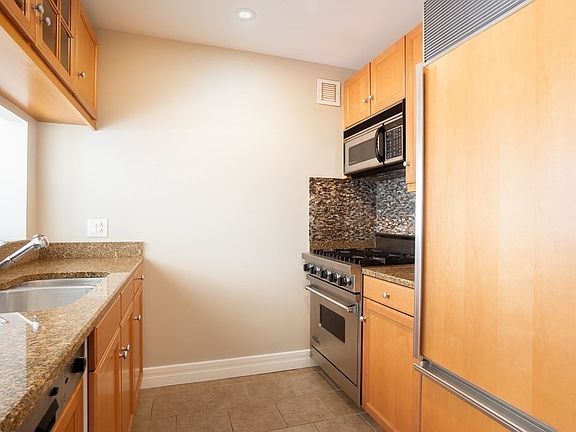 3rd image of 1 Avery St APT 11C