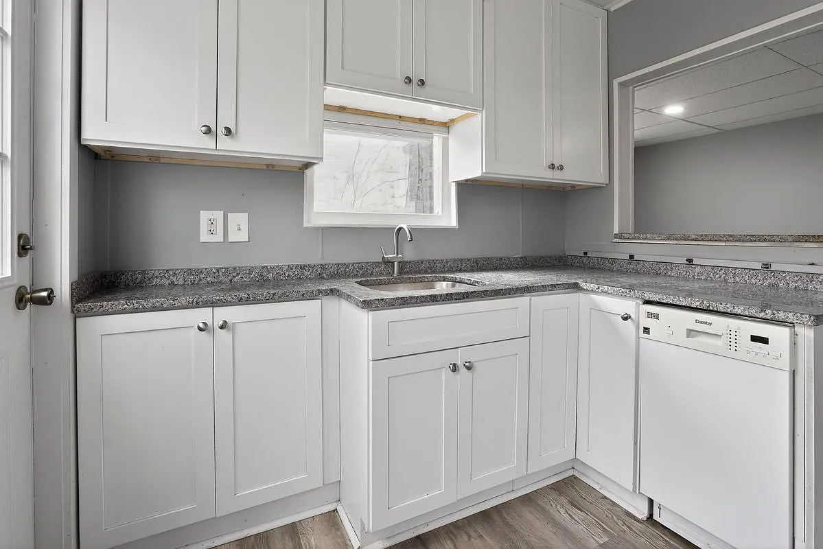 Building Photo - 217 Reifert St