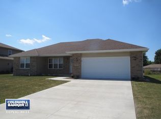 425 E Bethel Dr, Bourbonnais, IL 60914