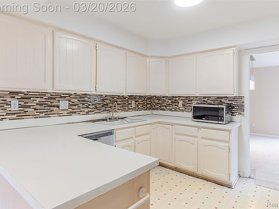 3rd image of 29332 Wellington Rd W