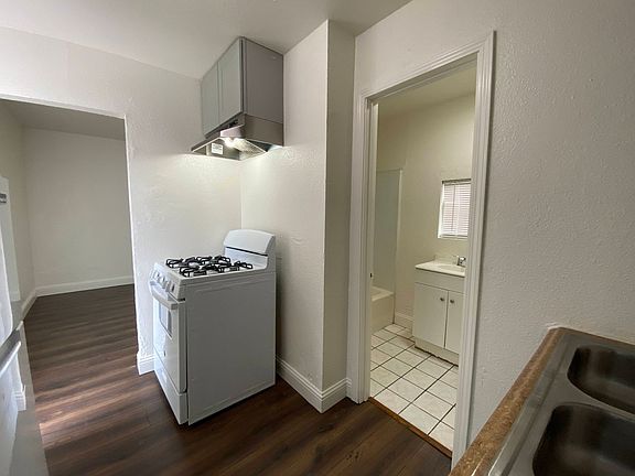 3rd image of 462 Delhi Ave #3