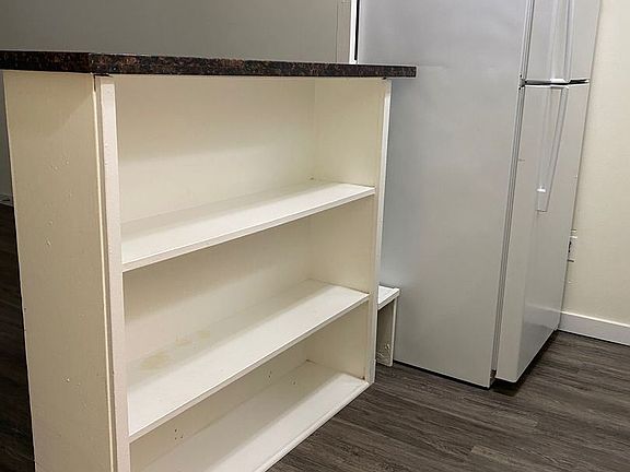 5th image of 427 Summit Ave E #11736623