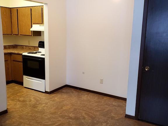 4th image of 913 Cleveland Ave #8