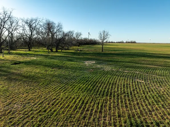 100 State Hwy #82, Seymour, TX 76380
