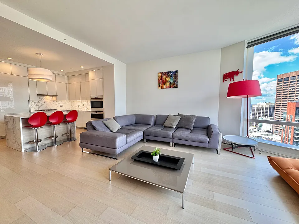 1 Franklin St #3805