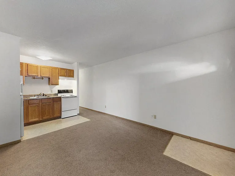 Ashford Apartments — Photo 27