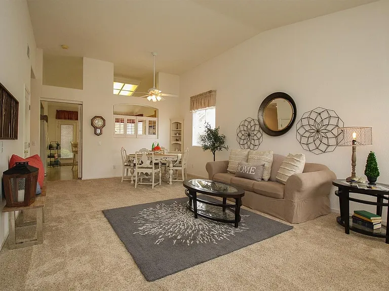 130 Mandarin Cir — Photo 2