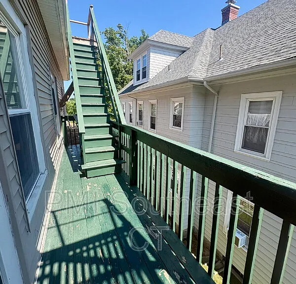 285 Montauk Ave #4 — Photo 6