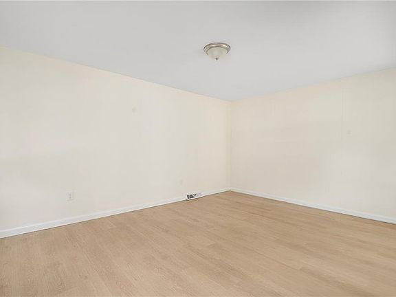 5th image of 123 Lexington Ave