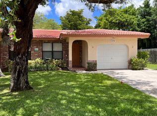 1372-1376 NW 93rd Ter, Pompano Beach, FL 33071