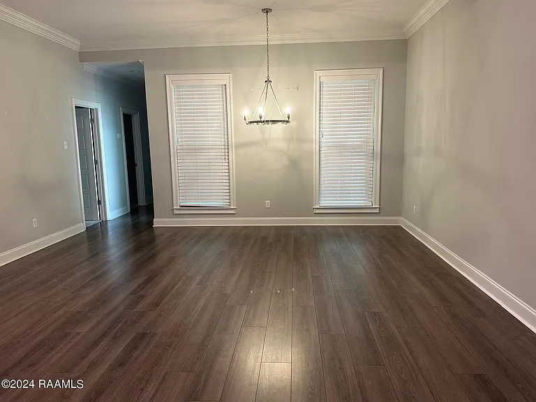 210 Twin Meadow Ln — Photo 3