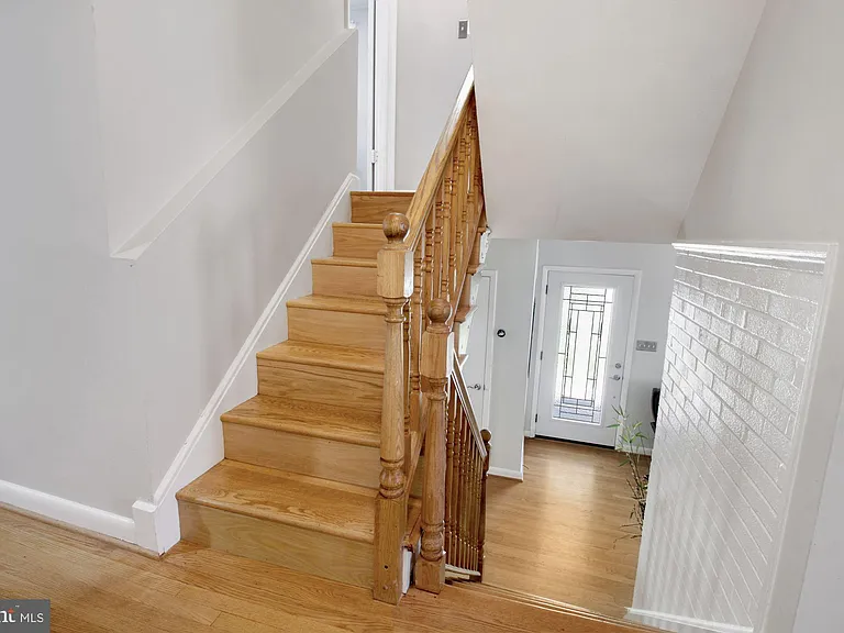 9504 Wadsworth Dr — Photo 19