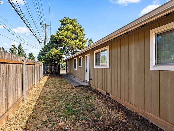 4th image of 2702 Tomahawk Ln
