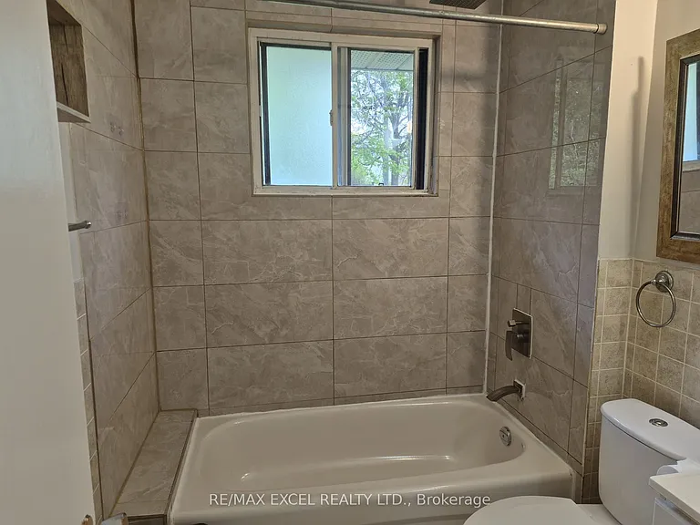 16 Sundance Cres — Photo 18