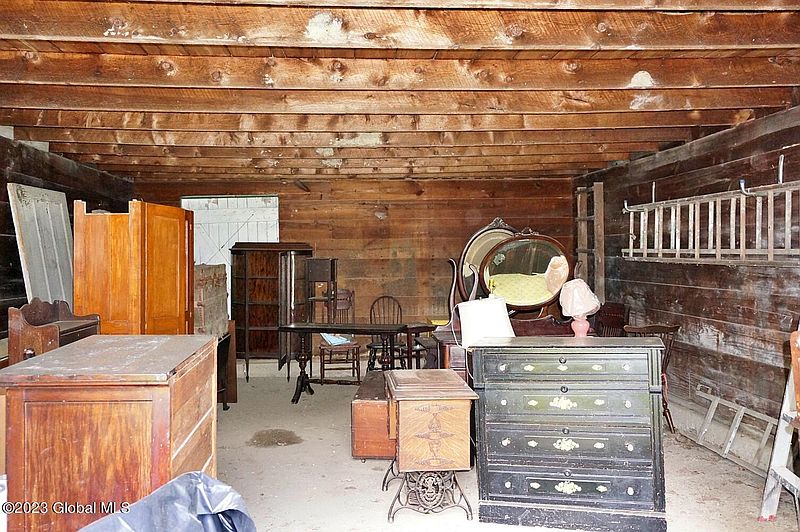 5th image of 33 Thomas St.