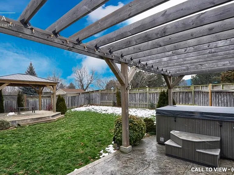 4 Decaro Cres #1 — Photo 23