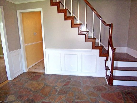 4th image of 24 Lynnwood Dr