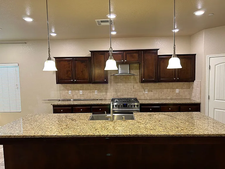 3731 W Vine Ave — Photo 6