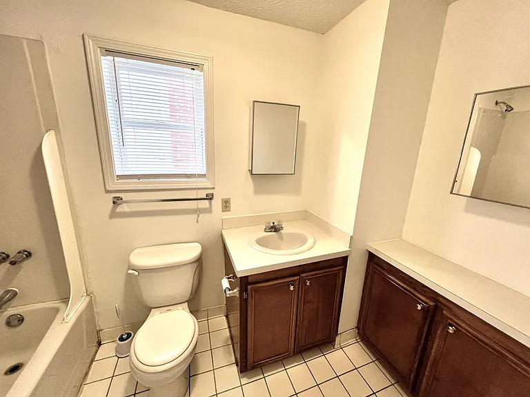 2323 Stark St #A — Photo 12