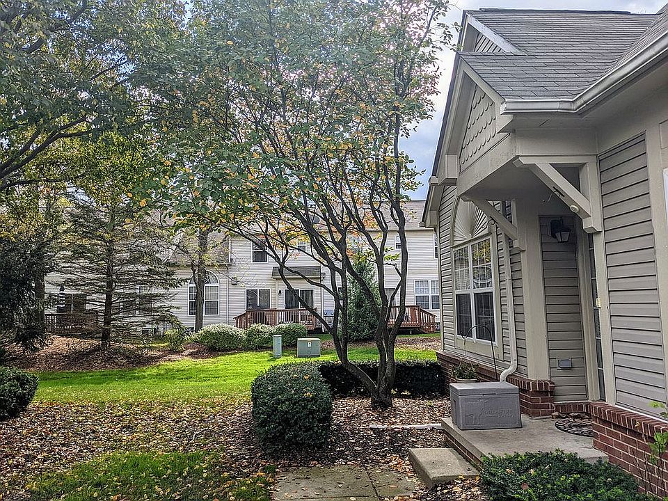 1st image of 38466 Saratoga Cir #1