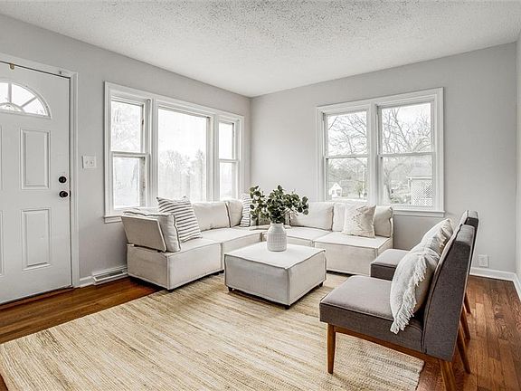 4th image of 8020 Euclid Ave