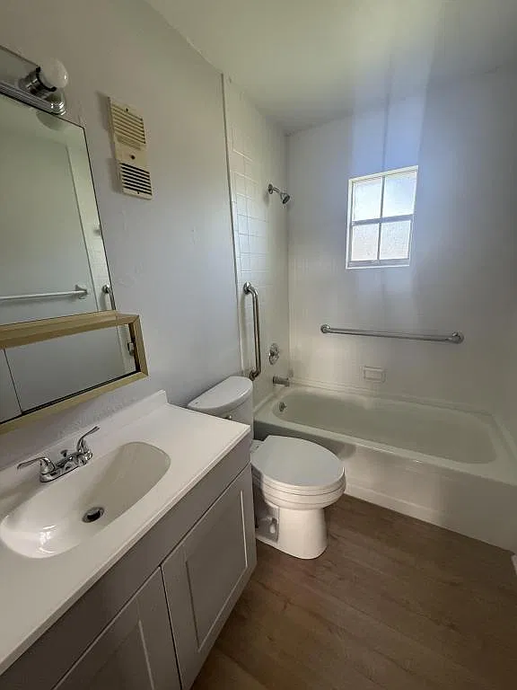 1005 Knox McRae Dr, 100 — Photo 4