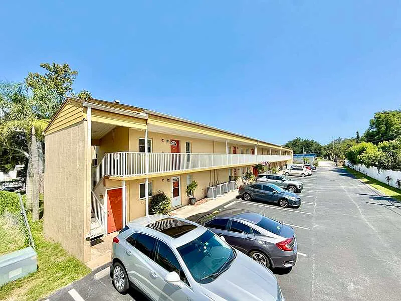 2 bed, 2.0 bath, 915 sqft, $1,195 — Photo 3