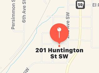 201 Huntington St SW, Gravette, AR 72736