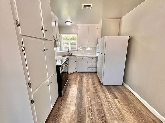 3rd image of 4461 N Van Dyke Ave