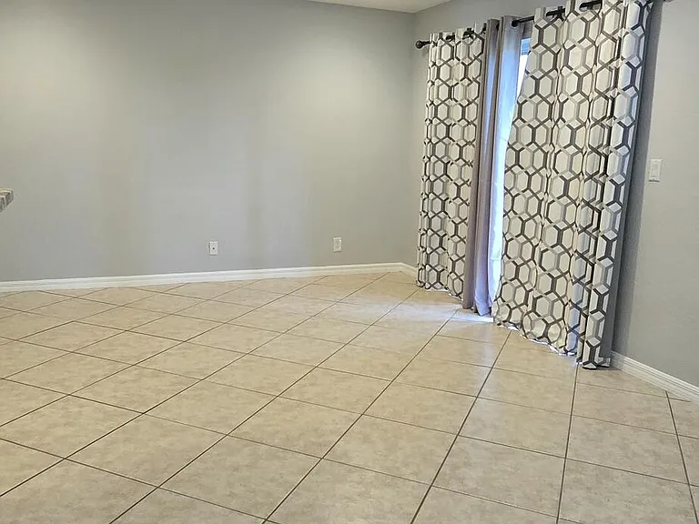 5357 SE Jennings Ln — Photo 13