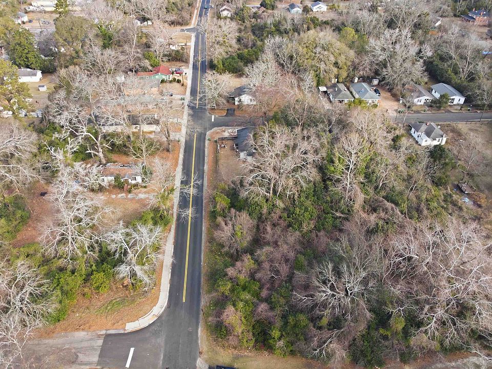 2nd image of 500 Walnut St.