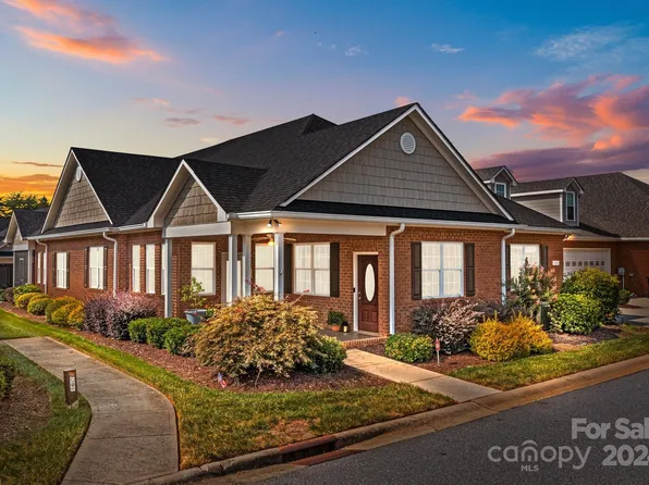 8340 Glacier Dr, Denver, NC 28037