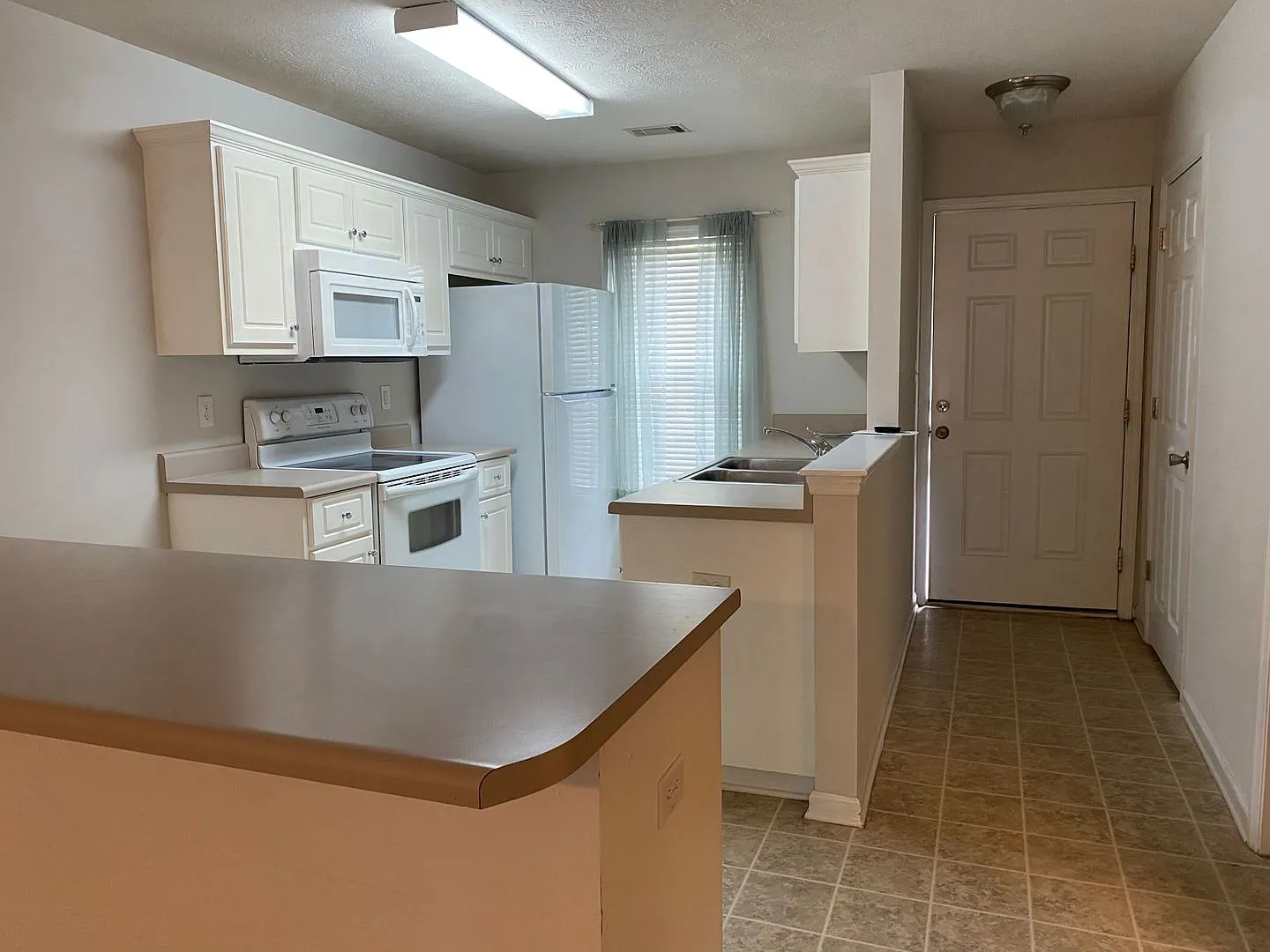 Wheeler Lake Townhome in West Augusta — Photo 2