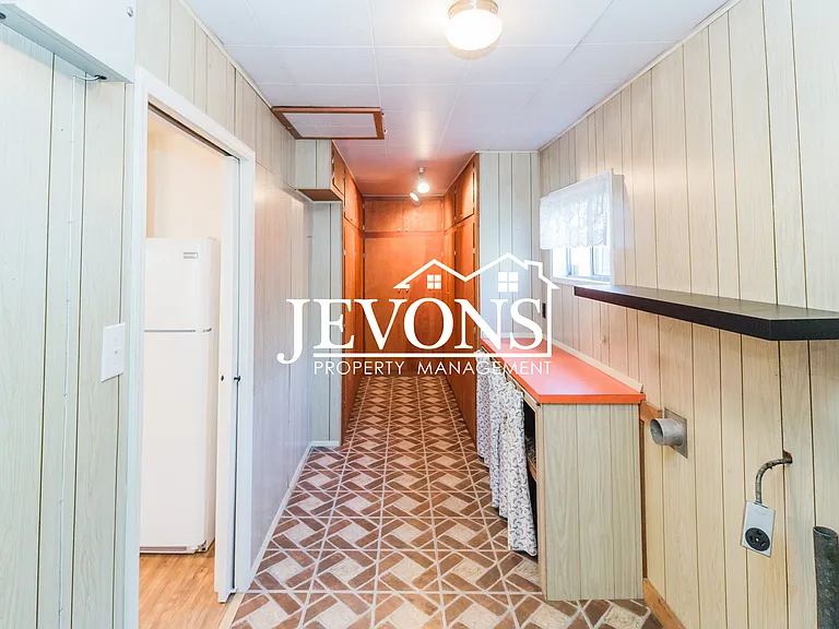 913 N 16th Ave — Photo 7