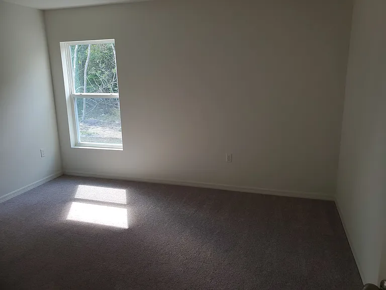 611 SW McComb Ave — Photo 8