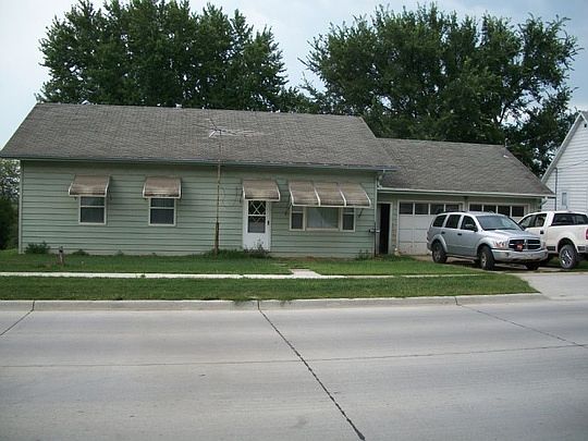 1st image of 1207 Illinois St