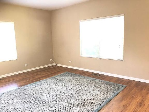 5th image of 655 Winchester Ct