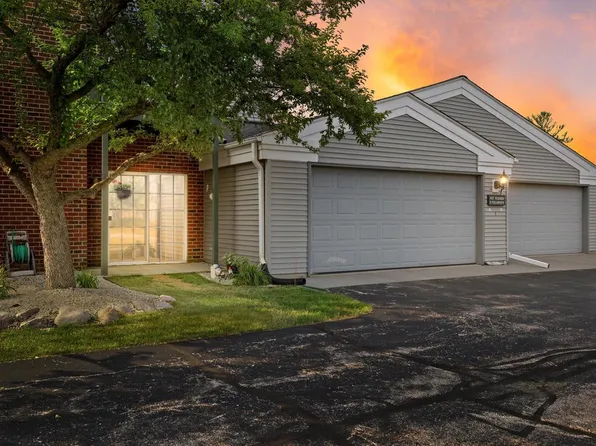 N17W26820 East Fieldhack DRIVE #A, Pewaukee, WI 53072