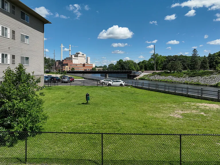 The Riverview — Photo 7