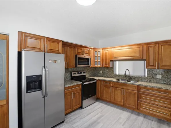 700 SW 128th Avenue #310c, Pembroke Pines, FL 33027