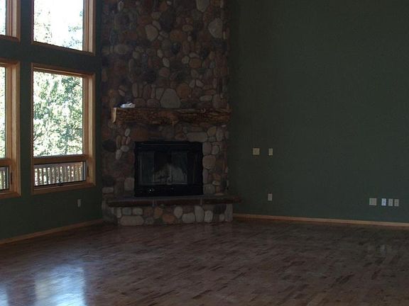 5th image of 295 Woods Rd
