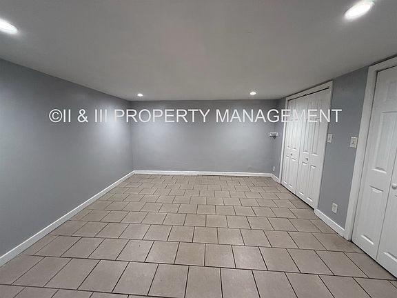 5th image of 3700 Wyandotte St #Basement