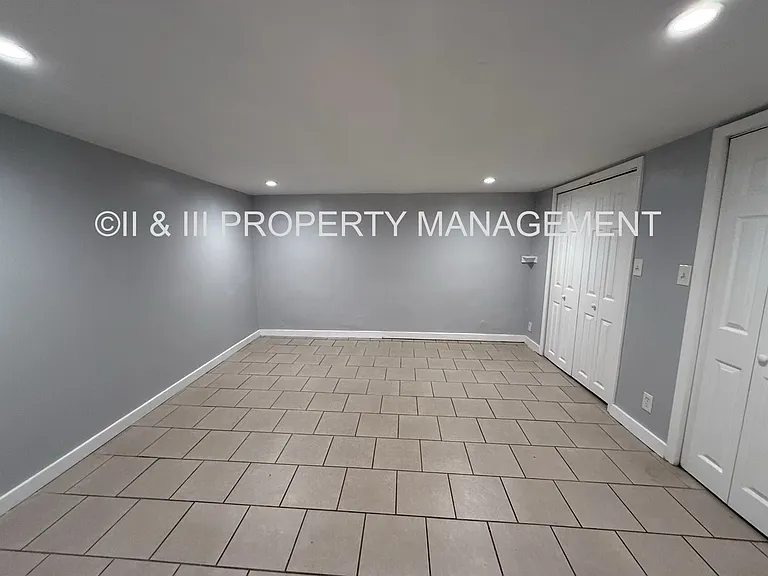 3700 Wyandotte St #BASEMENT — Photo 5