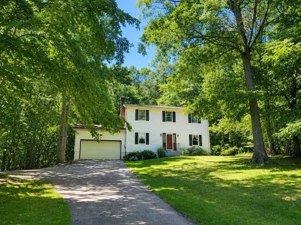 2 Wood Ridge Hills Road, Old Lyme, CT 06371