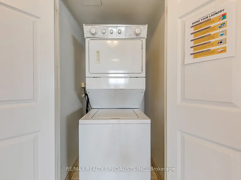 25 Kingsbridge Garden Cir W #924 — Photo 44