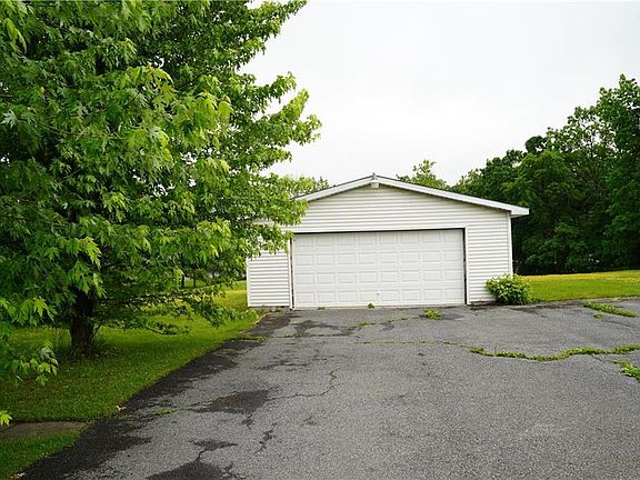3rd image of 4268 Wood Dr