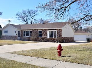 820 Cumberland St, Hoffman Estates, IL 60169